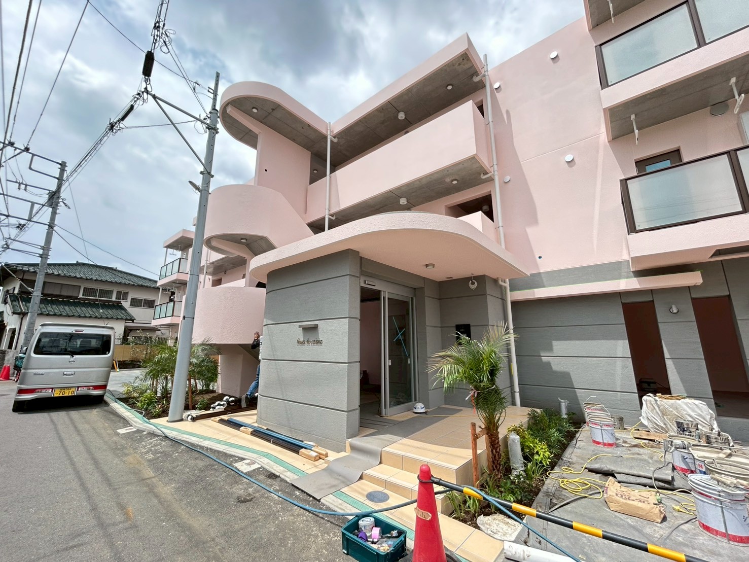 2026年8月完成予定!🌿女性専用🌿ペット可🐶🐱茅ヶ崎市常盤町に新築オートロックマンション|2026年8月、茅ヶ崎市常盤町に
女性専用の新築オートロックマンション
『(仮称)常盤町-沼井様計画』 が完成します✨
最寄りはJR東海道線の辻堂駅。
駅から徒歩18分、自転車利用にも便利な立地です。